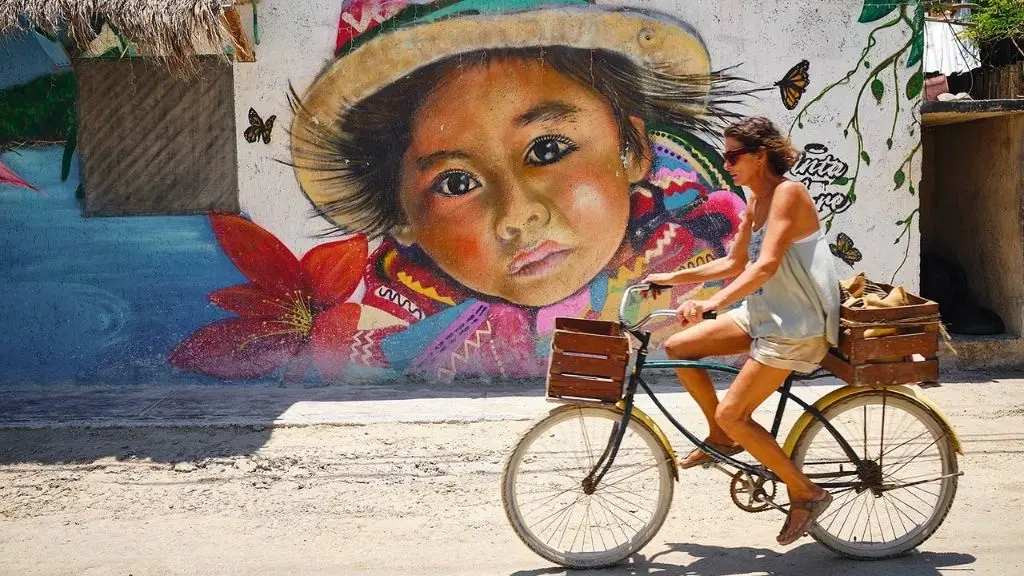 Urban art route in Holbox